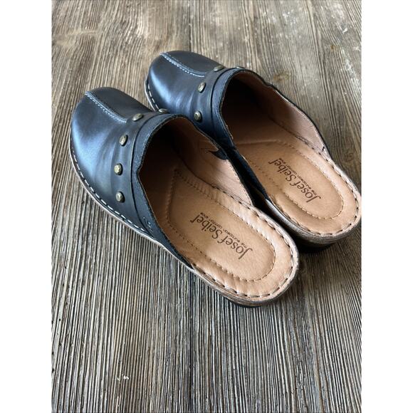 Josef Seibel Women's size 7 7.5 Leather Catalonia 53 Mules Size 38 studs black - Picture 3 of 8